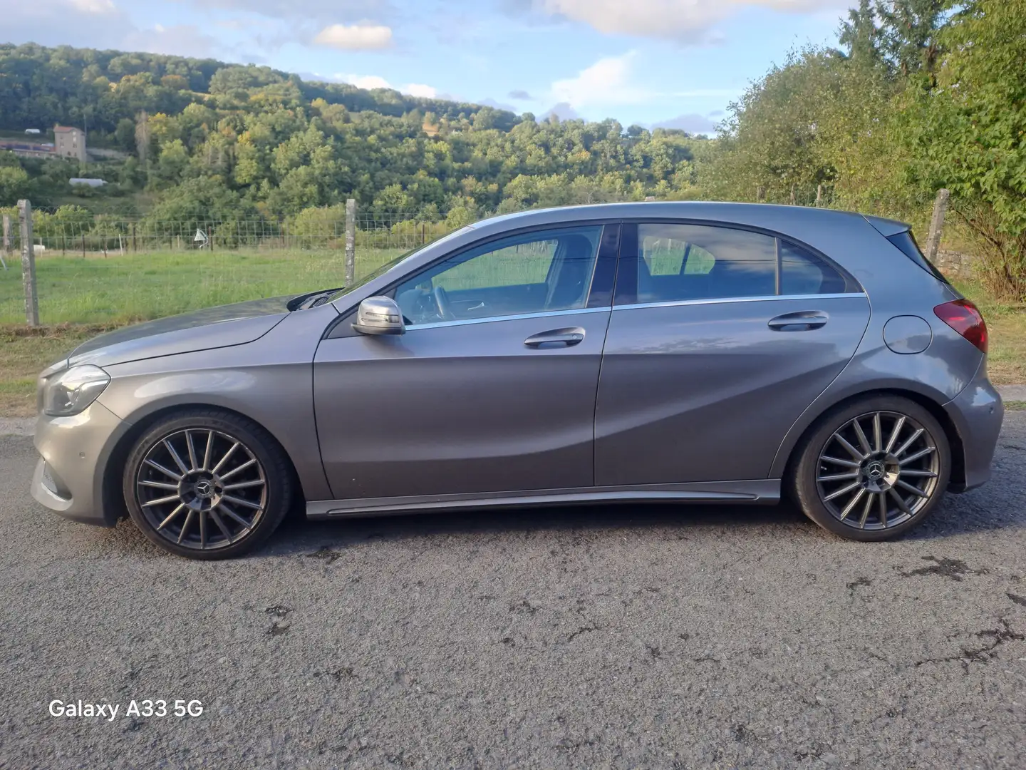 Mercedes-Benz A 180 A 180 d Business Solution AMG Gris - 1