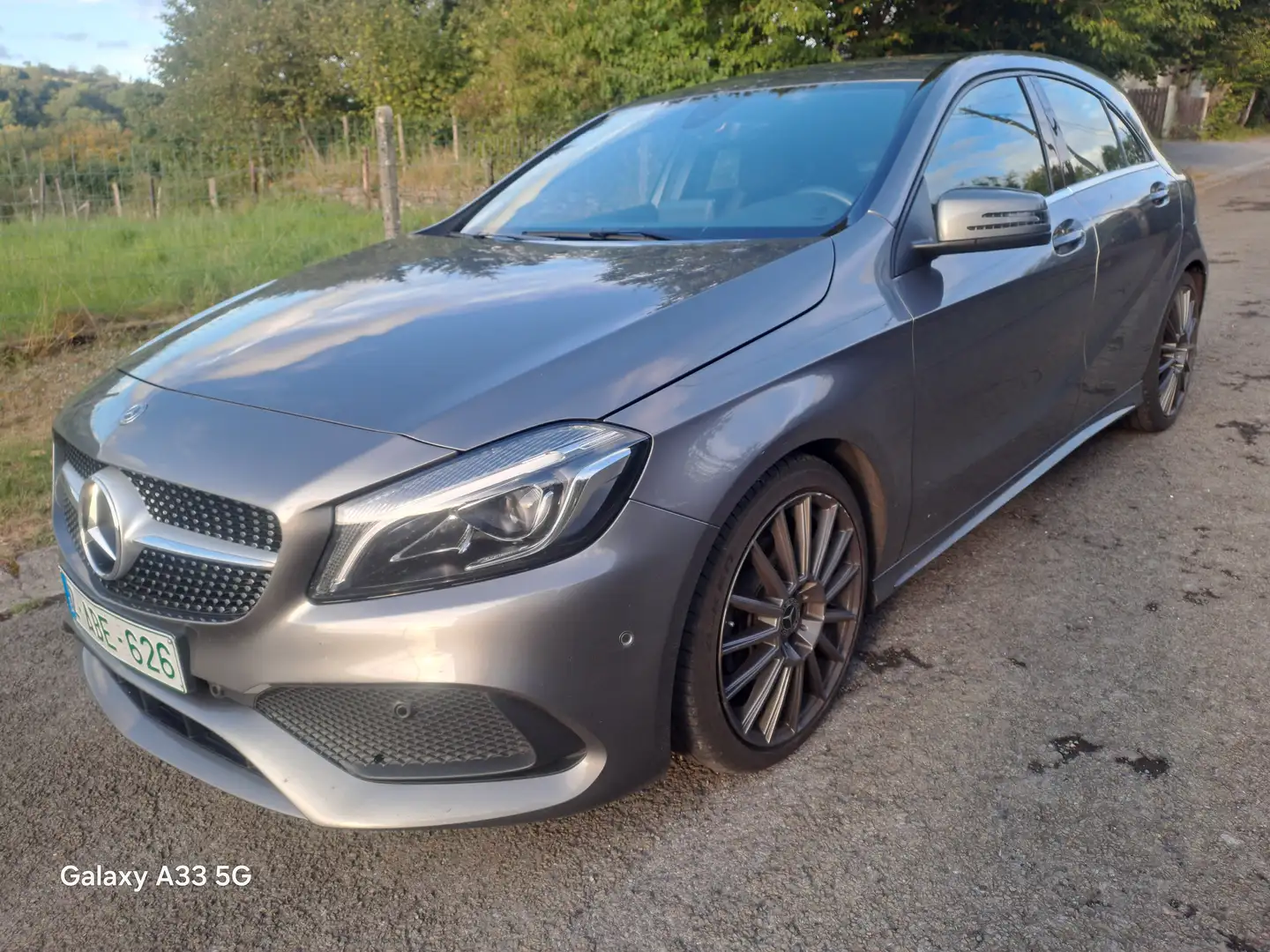 Mercedes-Benz A 180 A 180 d Business Solution AMG Gris - 2