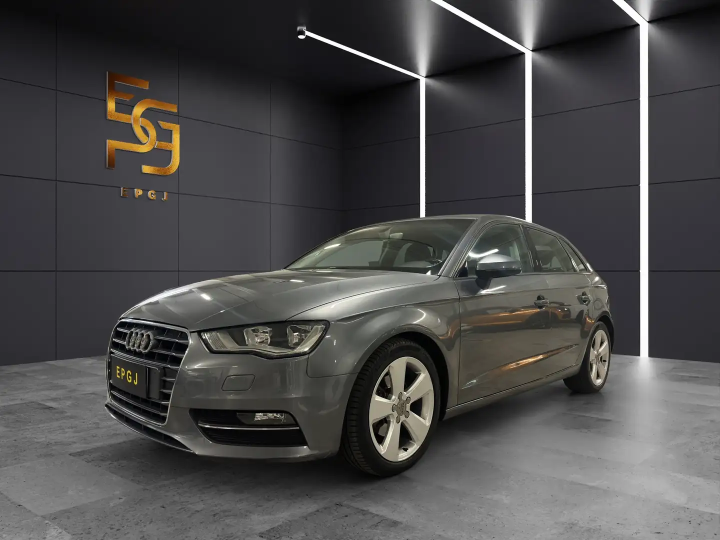 Audi A3 Sportback 1.6 tdi Ambition 110cv E6 Grigio - 1