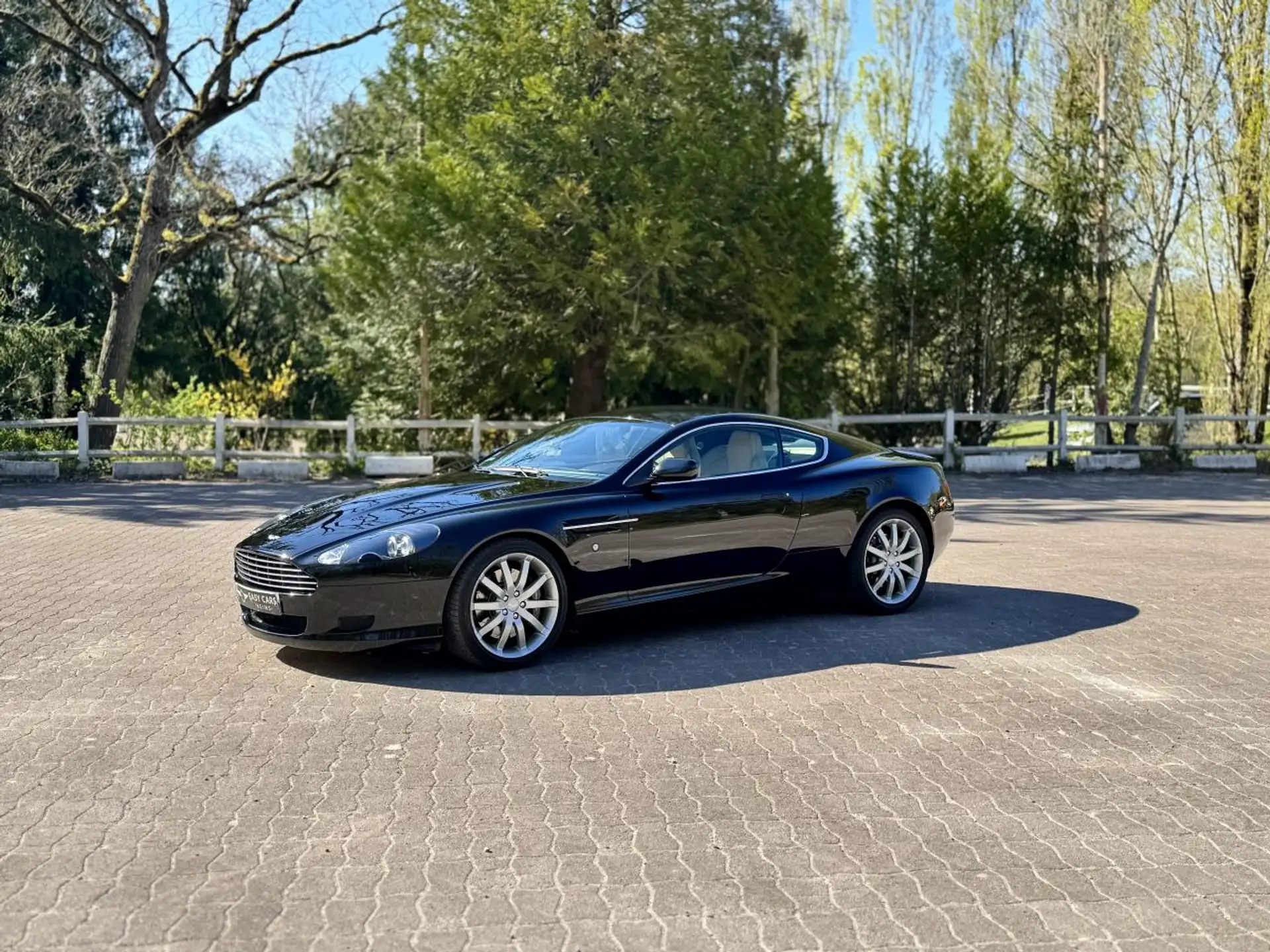애스턴마틴 DB9 Coupe 2006 검정 사진 3