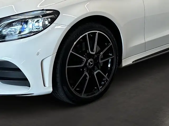 Mercedes-Benz C-Class view 13