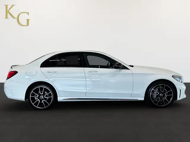 Mercedes-Benz C-Class view 9