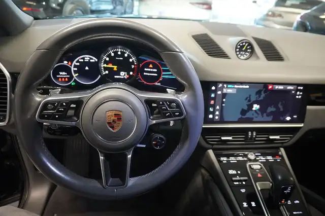 Porsche Cayenne Coupe E-Hybrid PHEV 17,9 kWh Aut. MY23/Panorama/L Ansicht 12