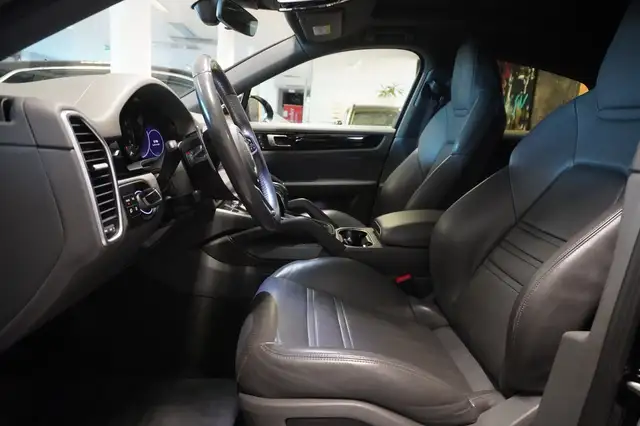 Porsche Cayenne Coupe E-Hybrid PHEV 17,9 kWh Aut. MY23/Panorama/L Ansicht 8