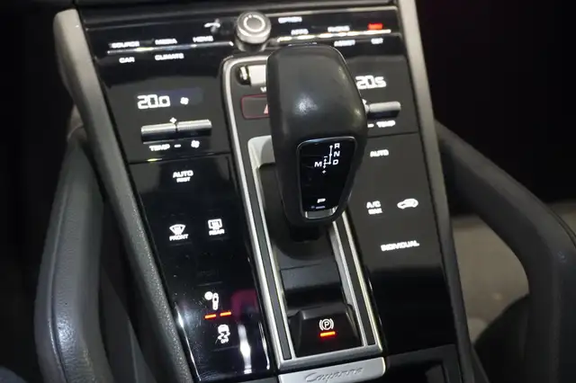 Porsche Cayenne Coupe E-Hybrid PHEV 17,9 kWh Aut. MY23/Panorama/L Ansicht 19