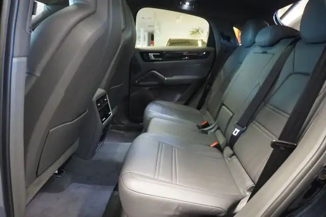 Porsche Cayenne Coupe E-Hybrid PHEV 17,9 kWh Aut. MY23/Panorama/L Ansicht 10