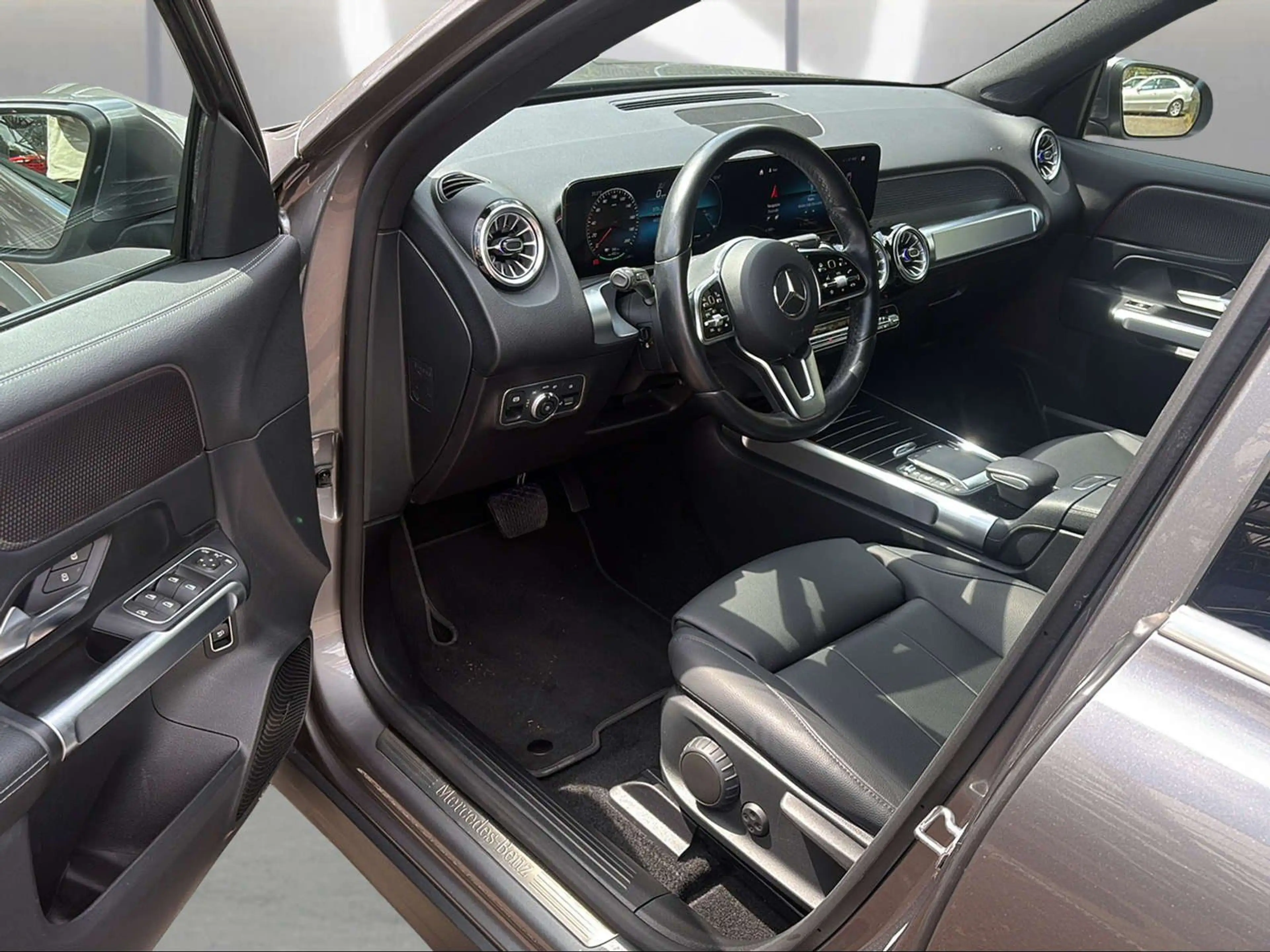 Mercedes-Benz EQB 250 PROGRESSIVE RFK KEYLESS LED HECKKL — photo 13