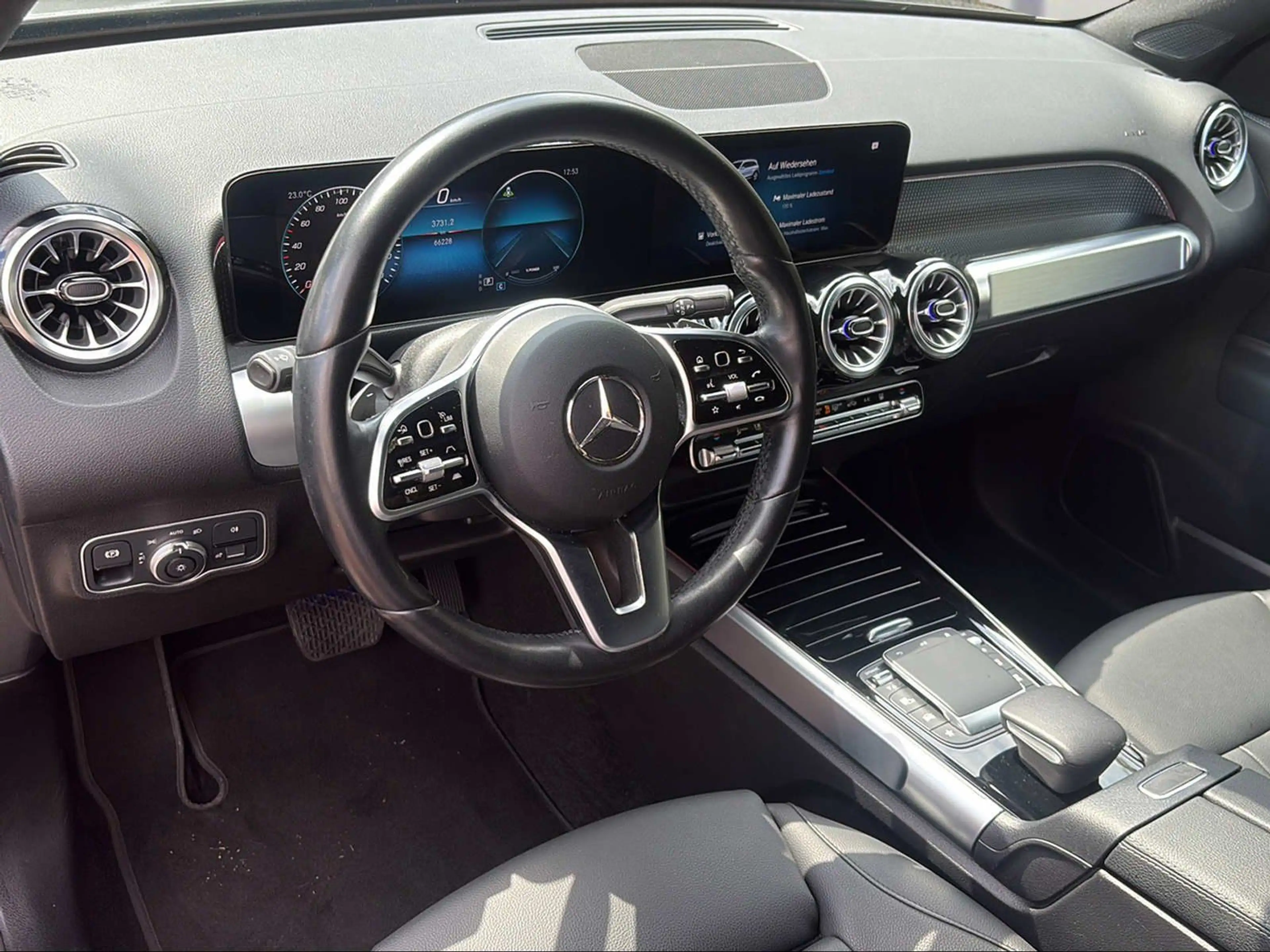 Mercedes-Benz EQB 250 PROGRESSIVE RFK KEYLESS LED HECKKL — photo 15