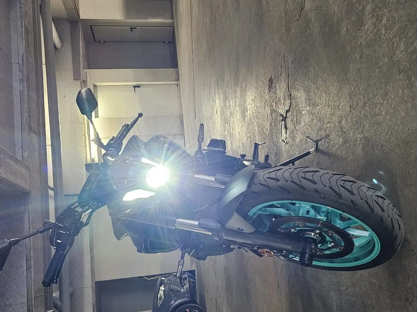 Yamaha MT-07 Grau - 2