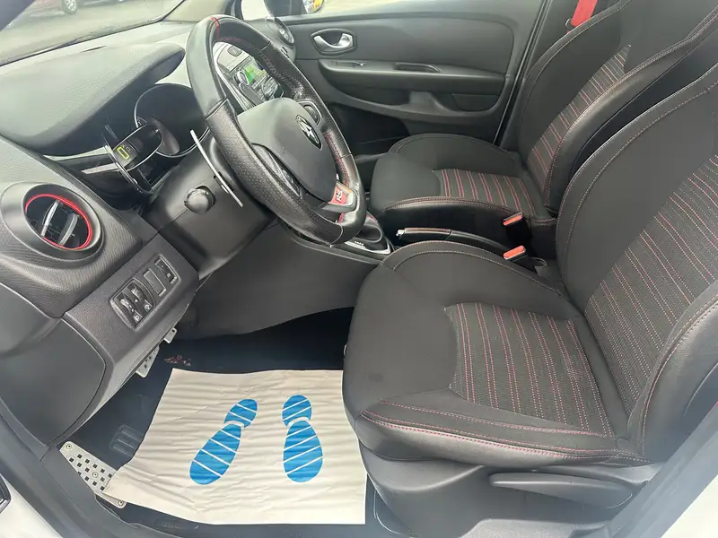 Annonce voiture d'occasion Renault Clio - CARADIZE