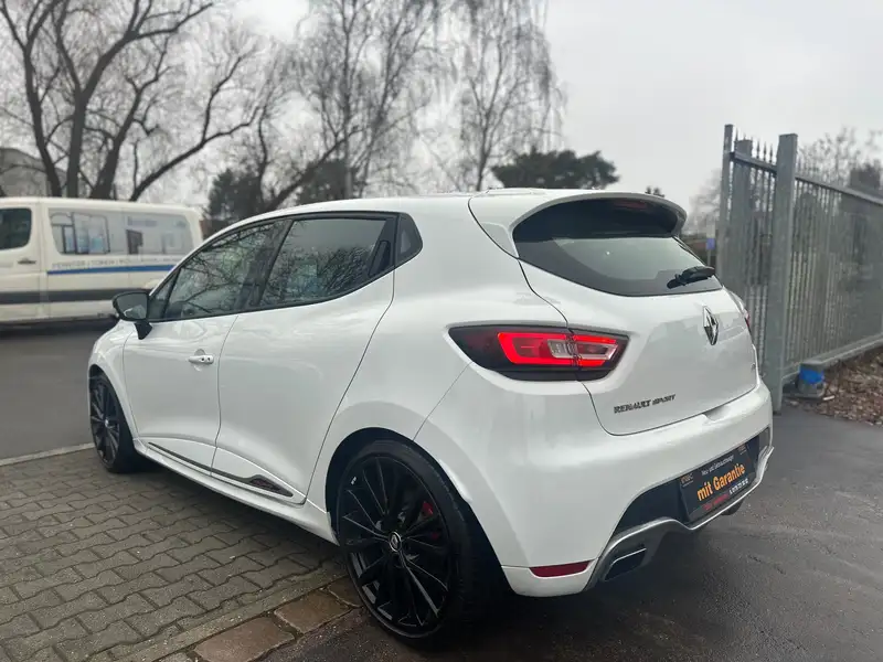 Annonce voiture d'occasion Renault Clio - CARADIZE