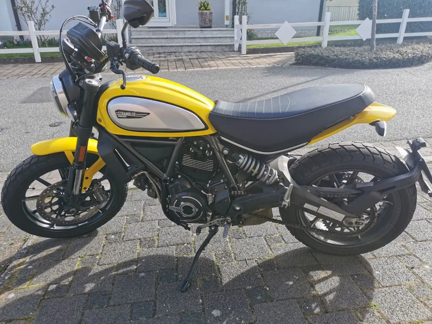 Ducati Scrambler Icon Jaune - 1