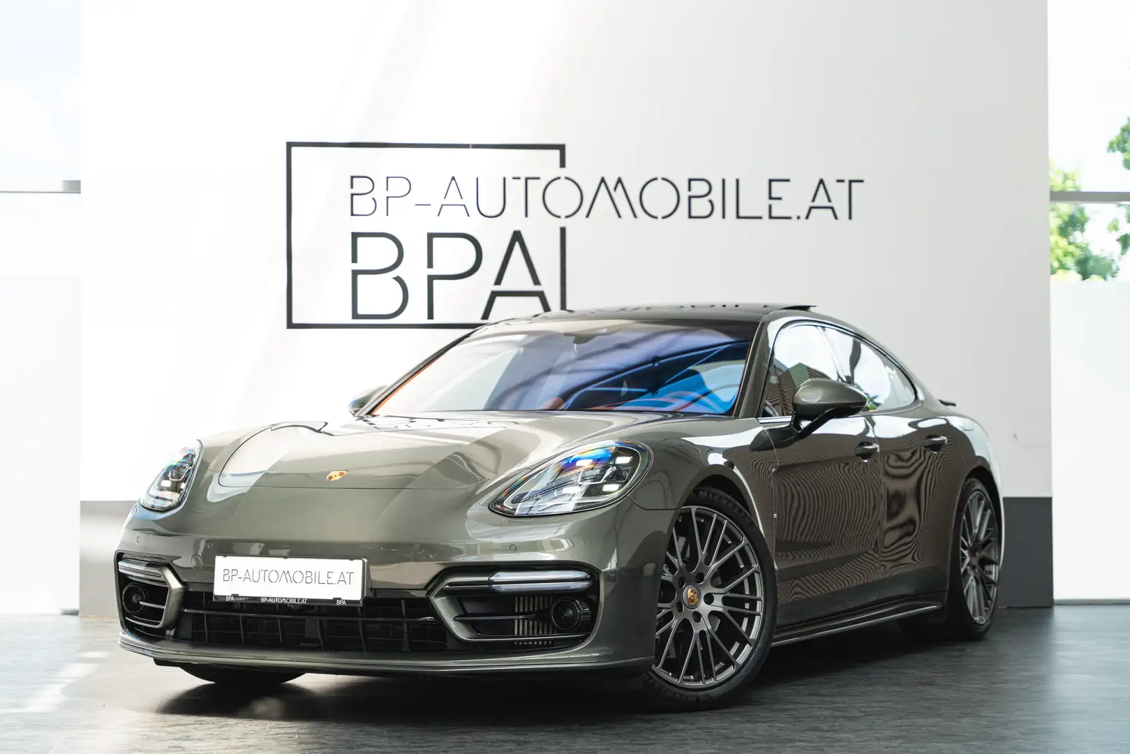 Porsche Panamera 4 E-Hybrid Platinum Edition / Sport Design & AGA / Verde - 1