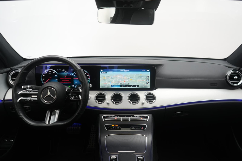 Mercedes-Benz E 300 e 9G-Tronic AMG STHZ/HUD/Kamera/Lane/Side — photo 14