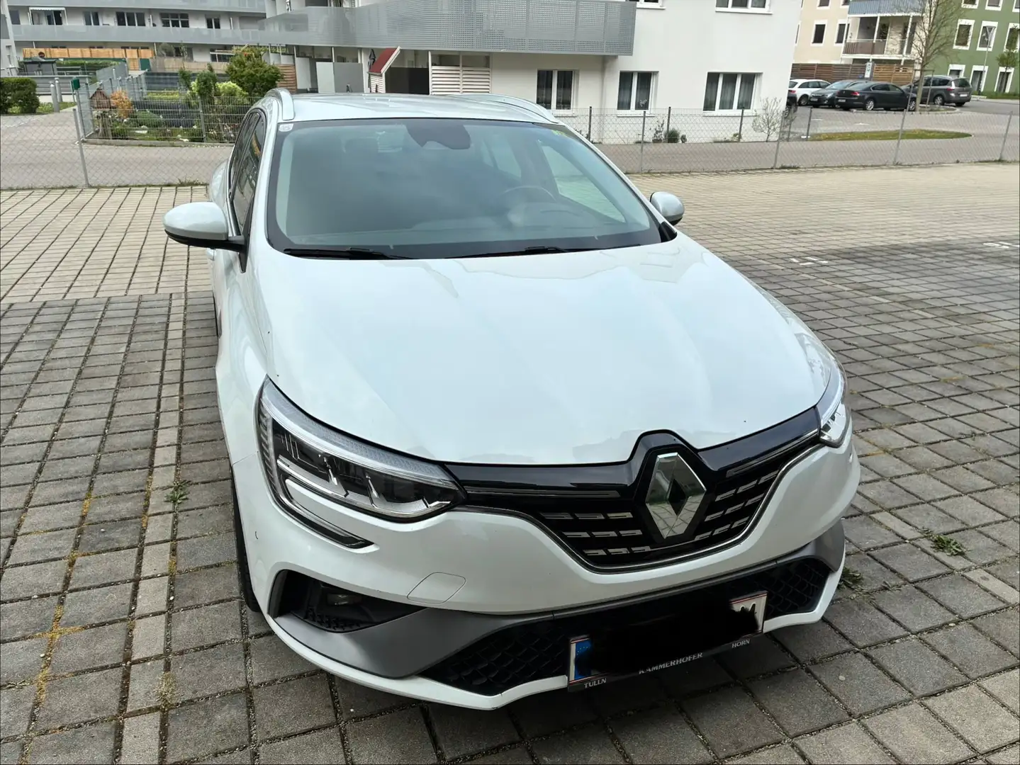 Renault Megane Mégane Grandtour R.S. Line E-TECH Plug-In PHEV 160 R.S. Line Weiß - 1