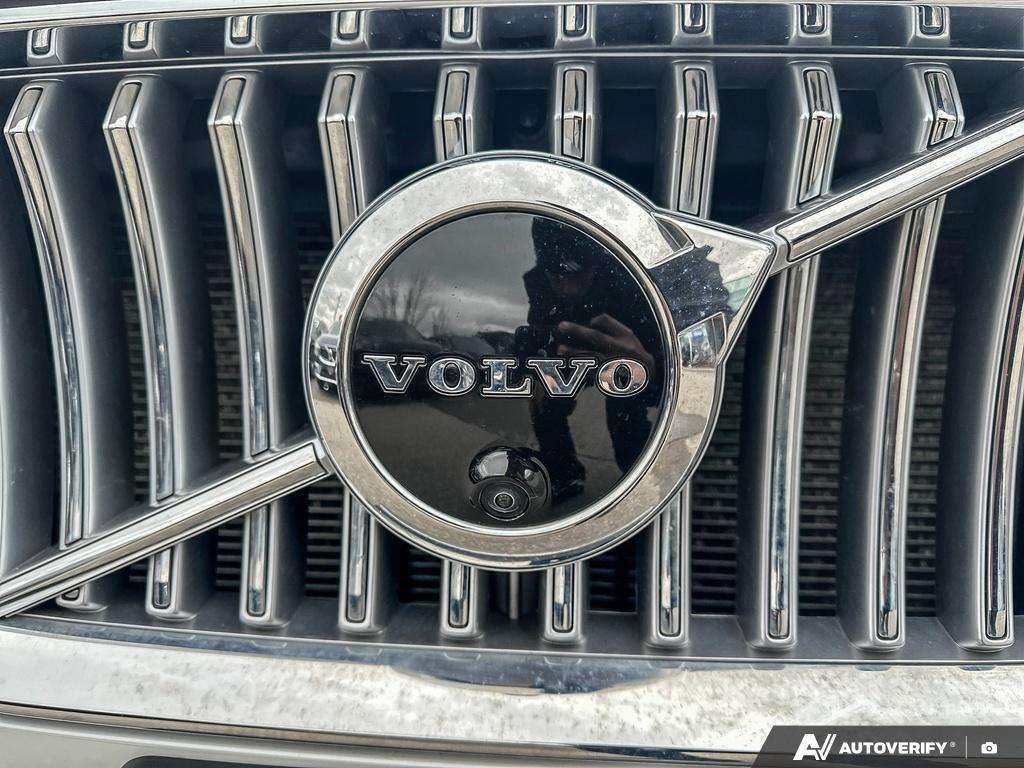 2022 Volvo XC90 T6 Inscription 7 Passenger thumb 8