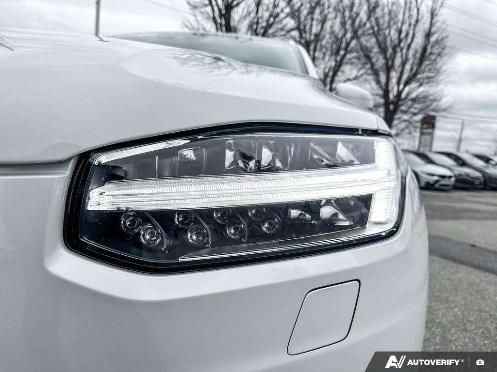 2022 Volvo XC90 T6 Inscription 7 Passenger thumb 7