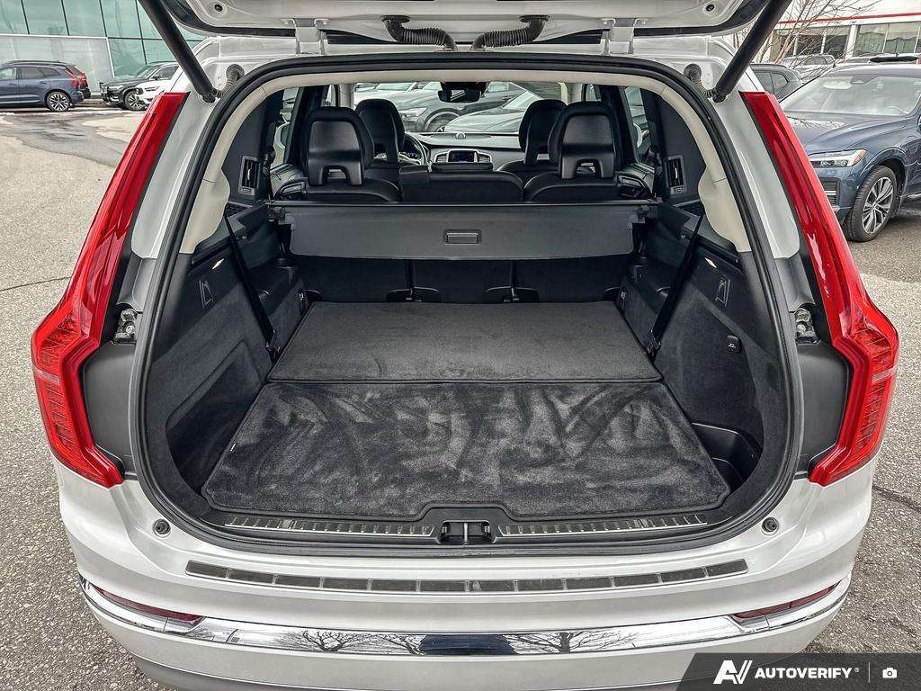 2022 Volvo XC90 T6 Inscription 7 Passenger thumb 11