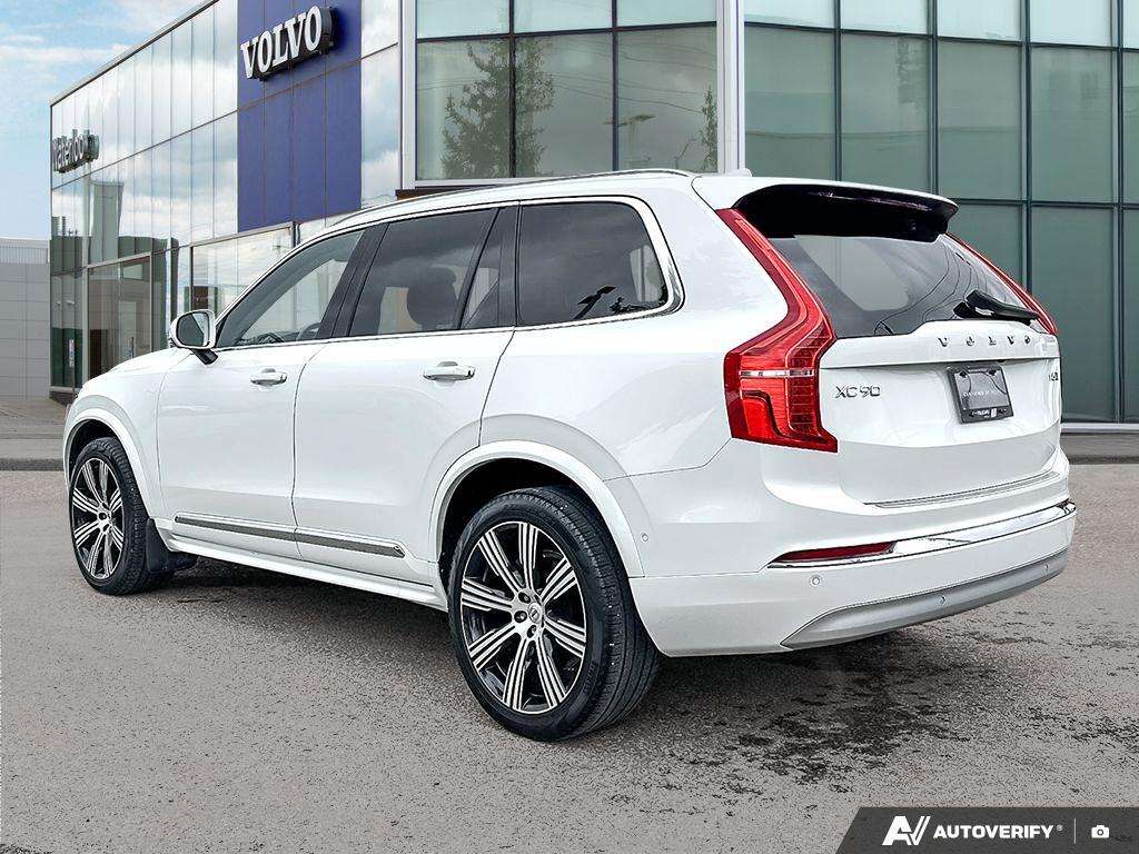 2022 Volvo XC90 T6 Inscription 7 Passenger alt 4