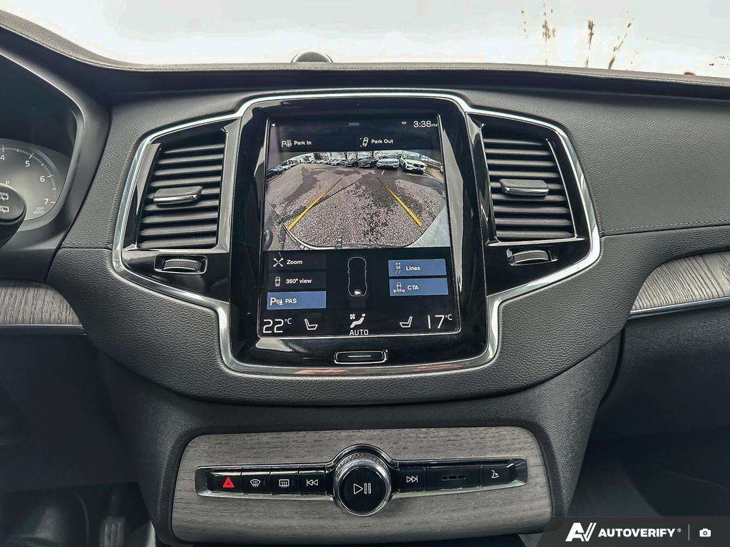2022 Volvo XC90 T6 Inscription 7 Passenger thumb 18