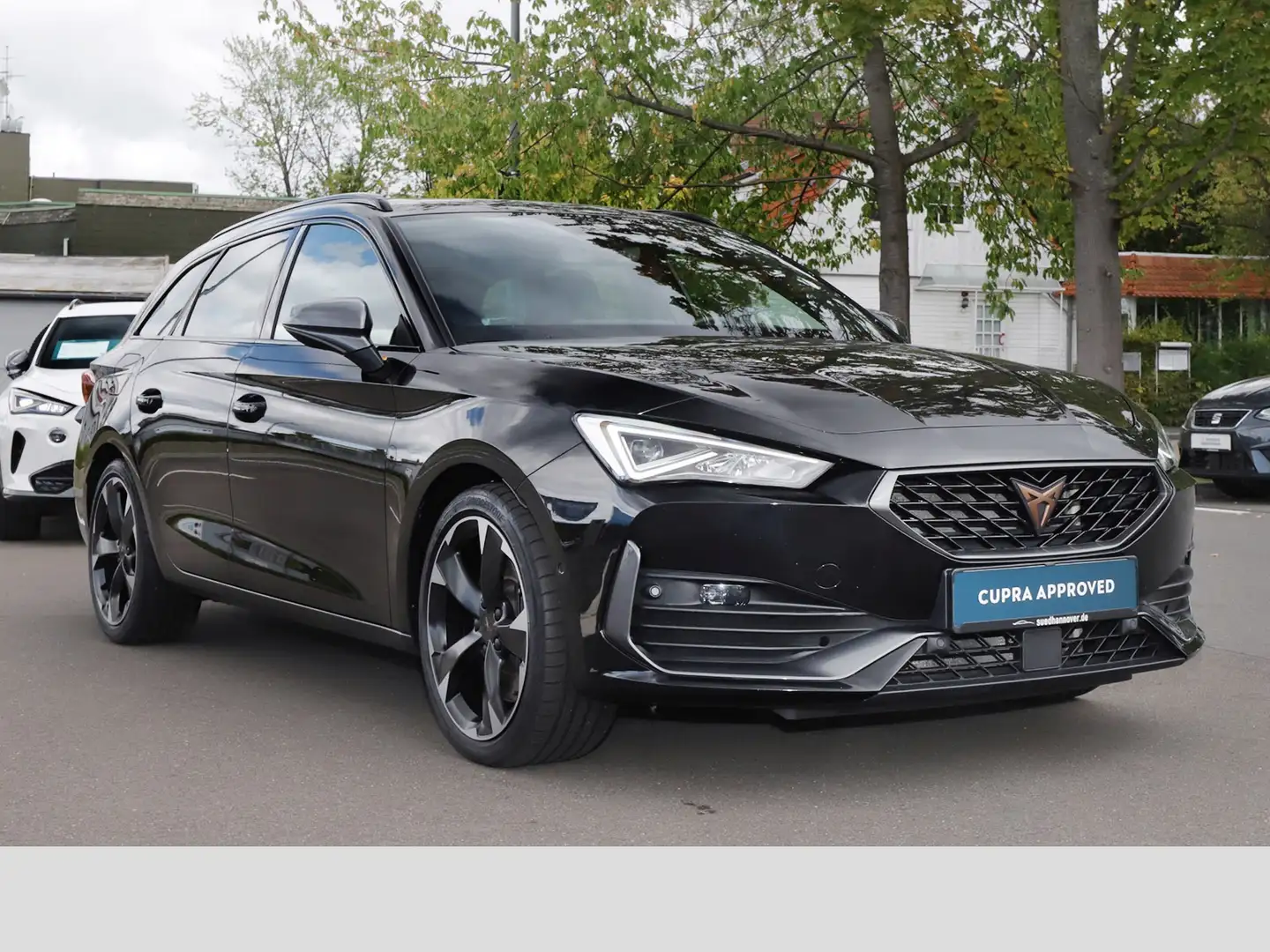 CUPRA Leon Sportstourer 2.0 TSI DSG PANO+NAVI+LED+SHZ Noir - 2