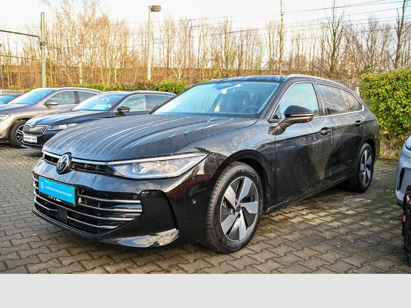 Volkswagen Passat Variant 2.0 TDI Elegance IQ e.HK 360° AHK Schwarz - 1