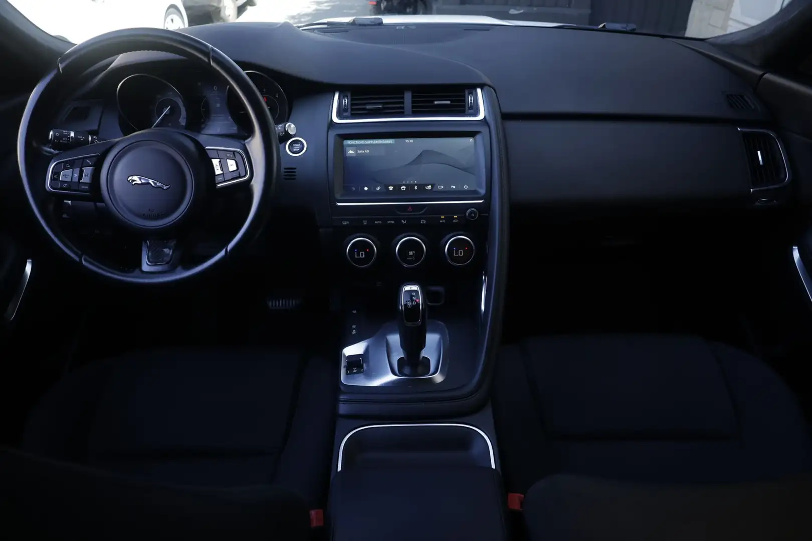 Jaguar E-Pace Jaguar E-Pace 2.0D 150 CV AWD aut. R-Dynamic HSE Bílá - 2