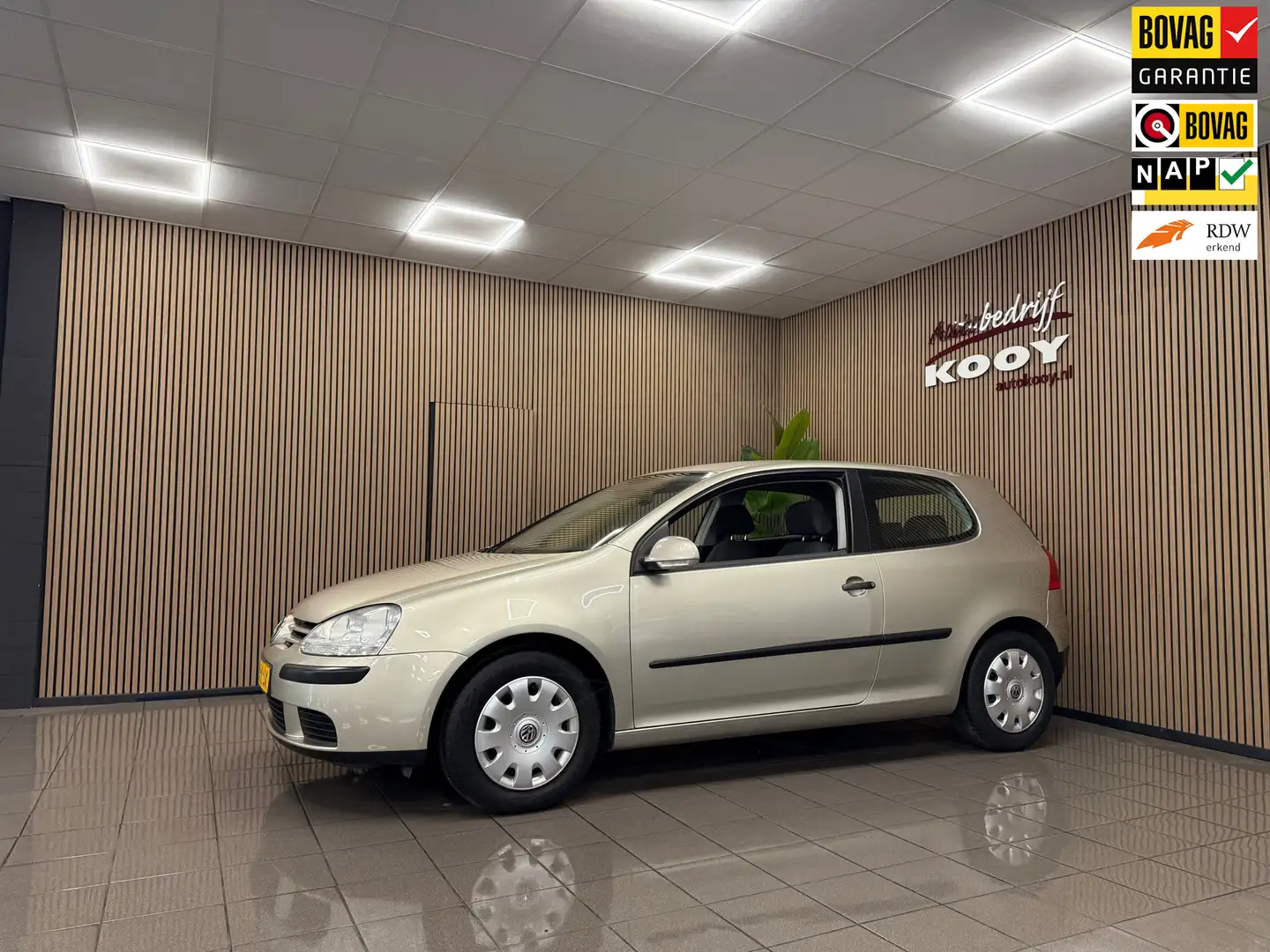 Volkswagen Golf 1.6 FSI Turijn * Dealer onderhouden / Airco / Crui Beige - 1
