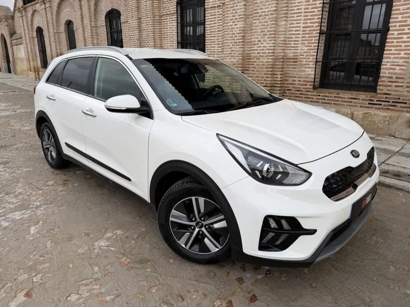 Kia Niro 1.6 HEV Drive Weiß - 2
