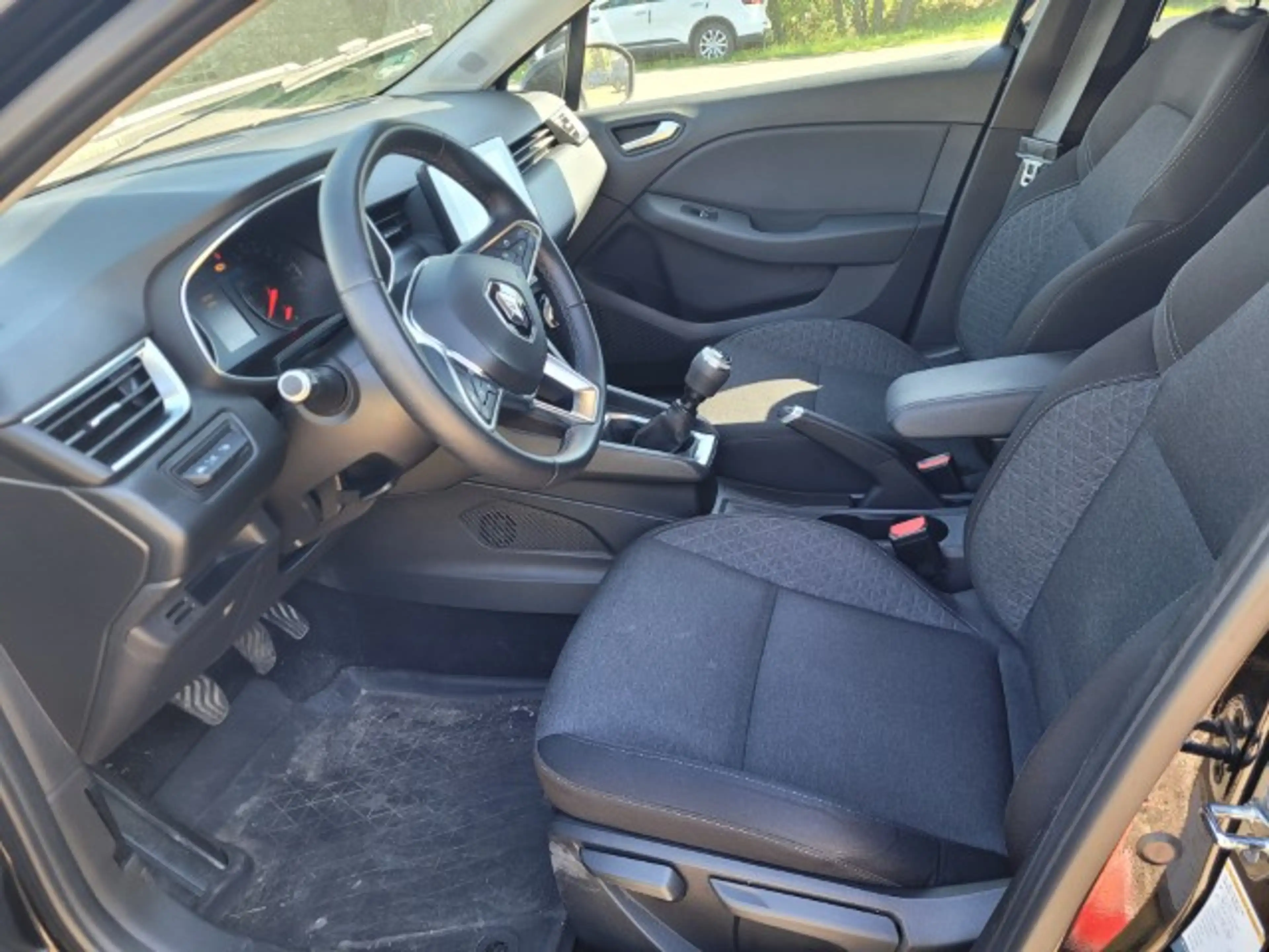 Renault Clio EXPERIENCE TCe 100 -NAVI-SITZHEIZ-PDC — photo 3