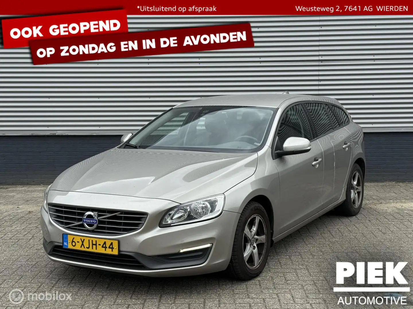 Volvo V60 2.0 D4 Summum EXPORTPRIJS Grijs - 1