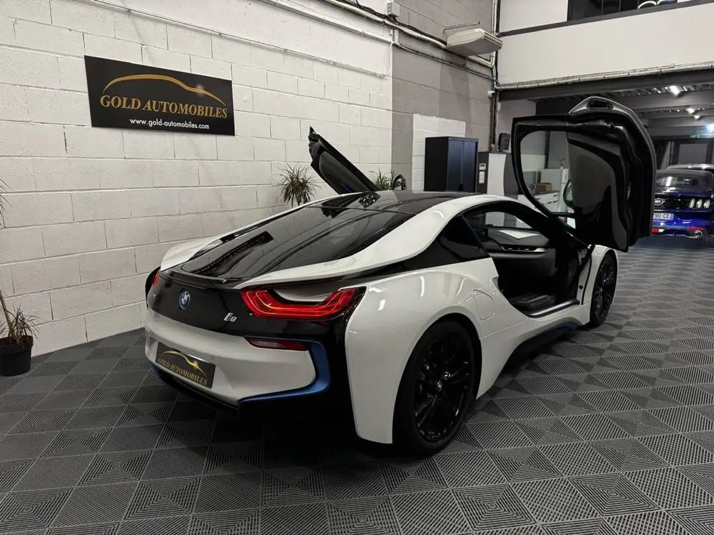 BMW i8 I (I12) 362ch Pure Impulse Weiß - 2