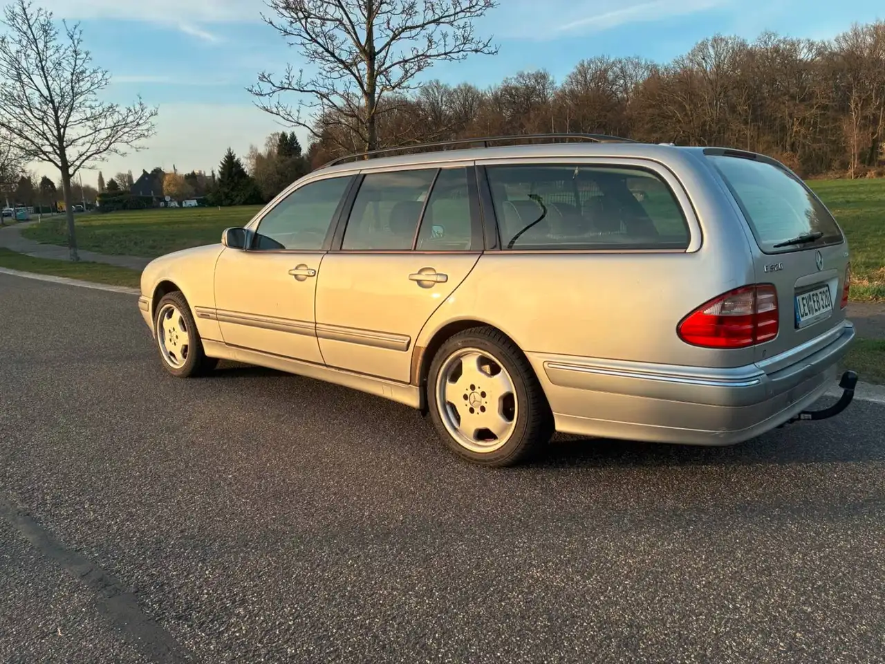 Mercedes-Benz E 320 T Elegance 4-Matic, foto 5