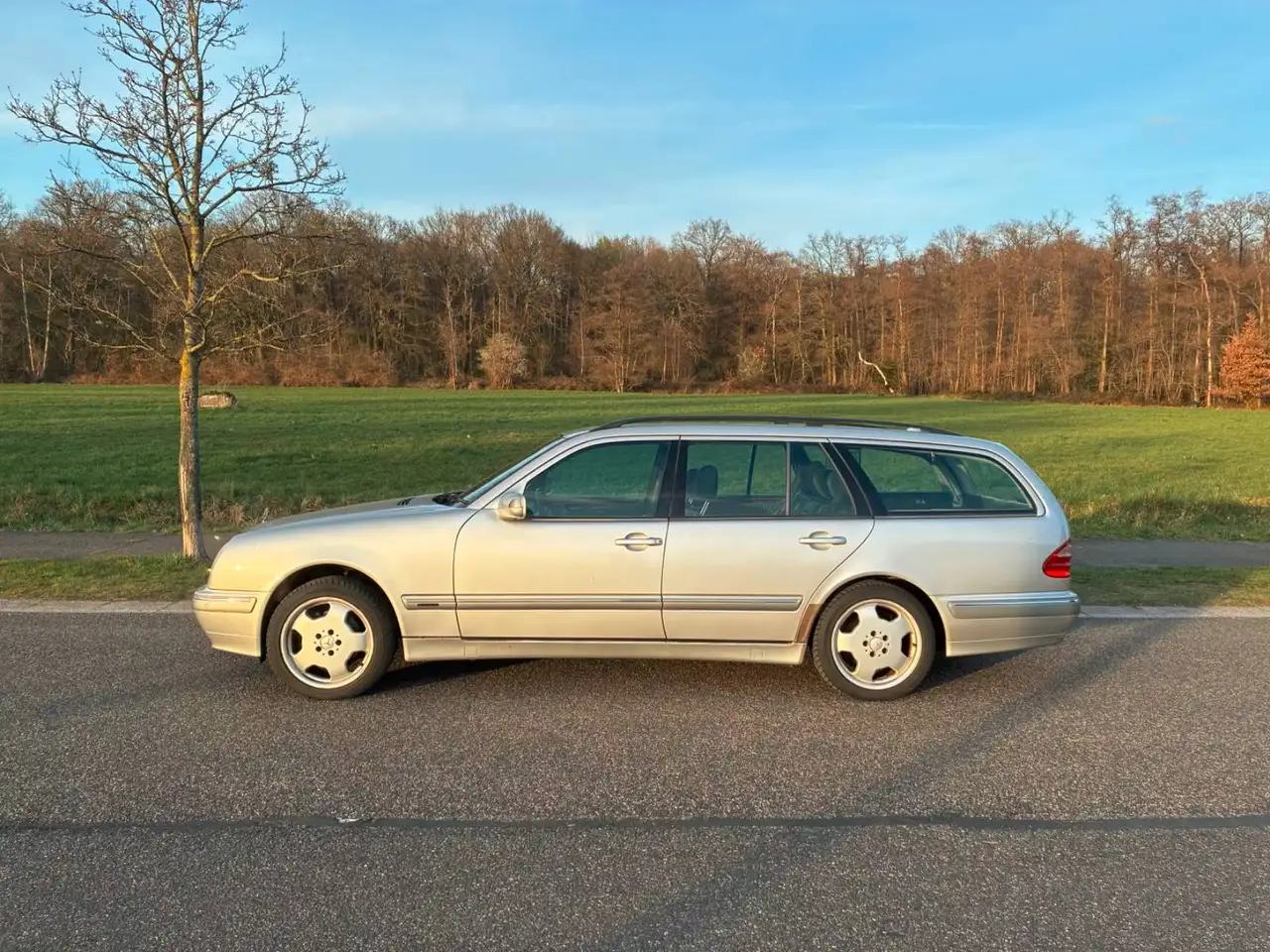 Mercedes-Benz E 320 T Elegance 4-Matic, foto 3