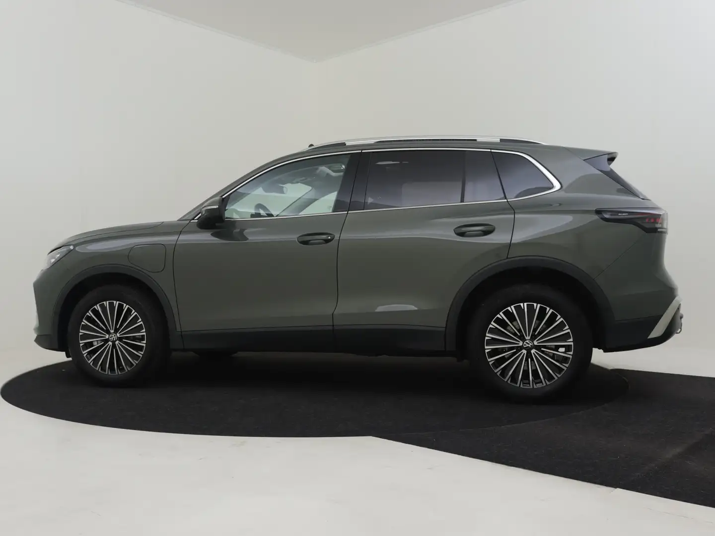 Volkswagen Tiguan 1.5 eHybrid 272pk Elegance Lederen bekleding incl Groen - 2