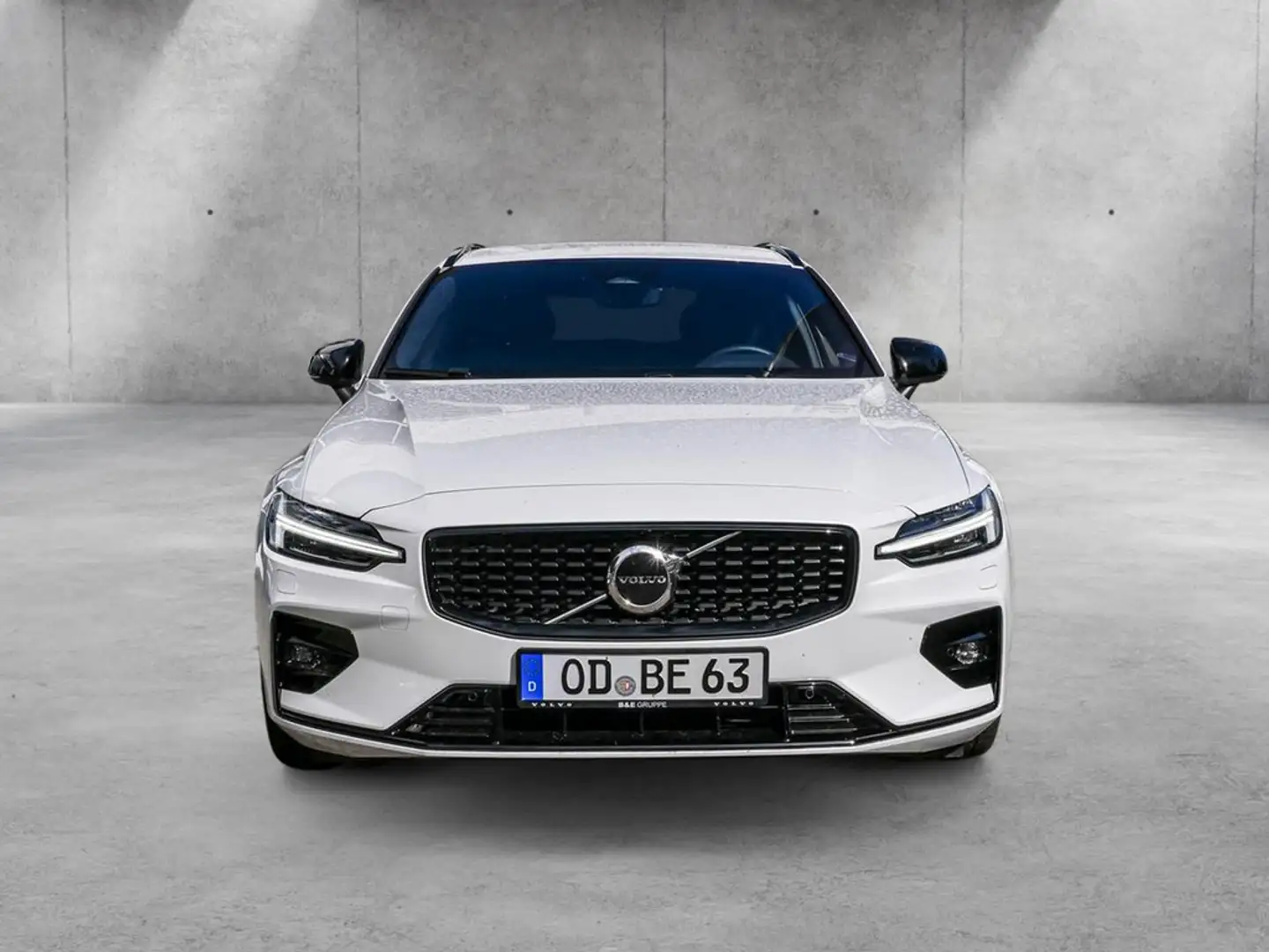 Volvo V60 B4 Plus Dark 20" HK ACC BLIS Navi Kam FH Weiß - 2