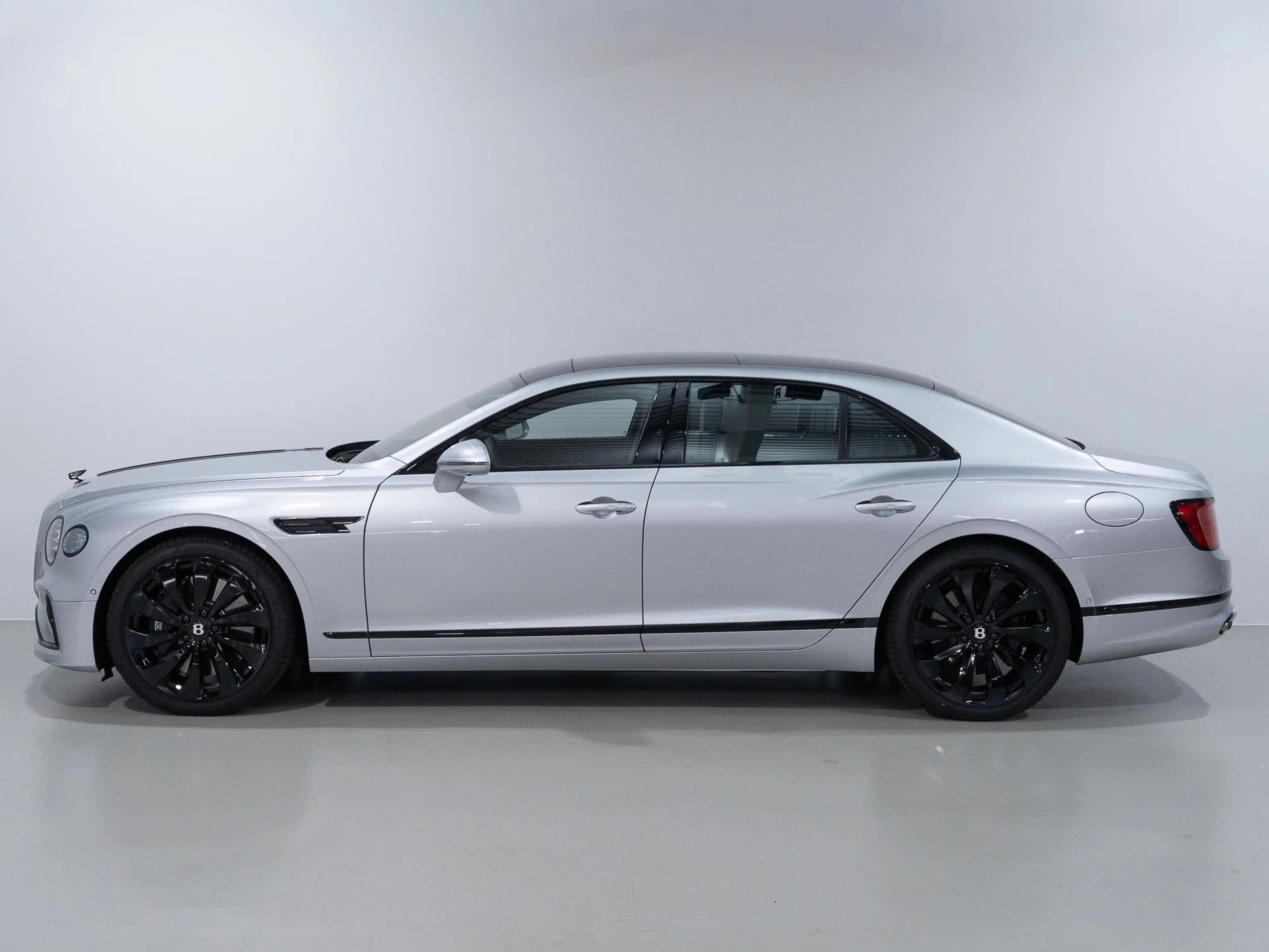 Bentley Flying Spur V8 Hybrid *B&O*Rotating* — photo 3