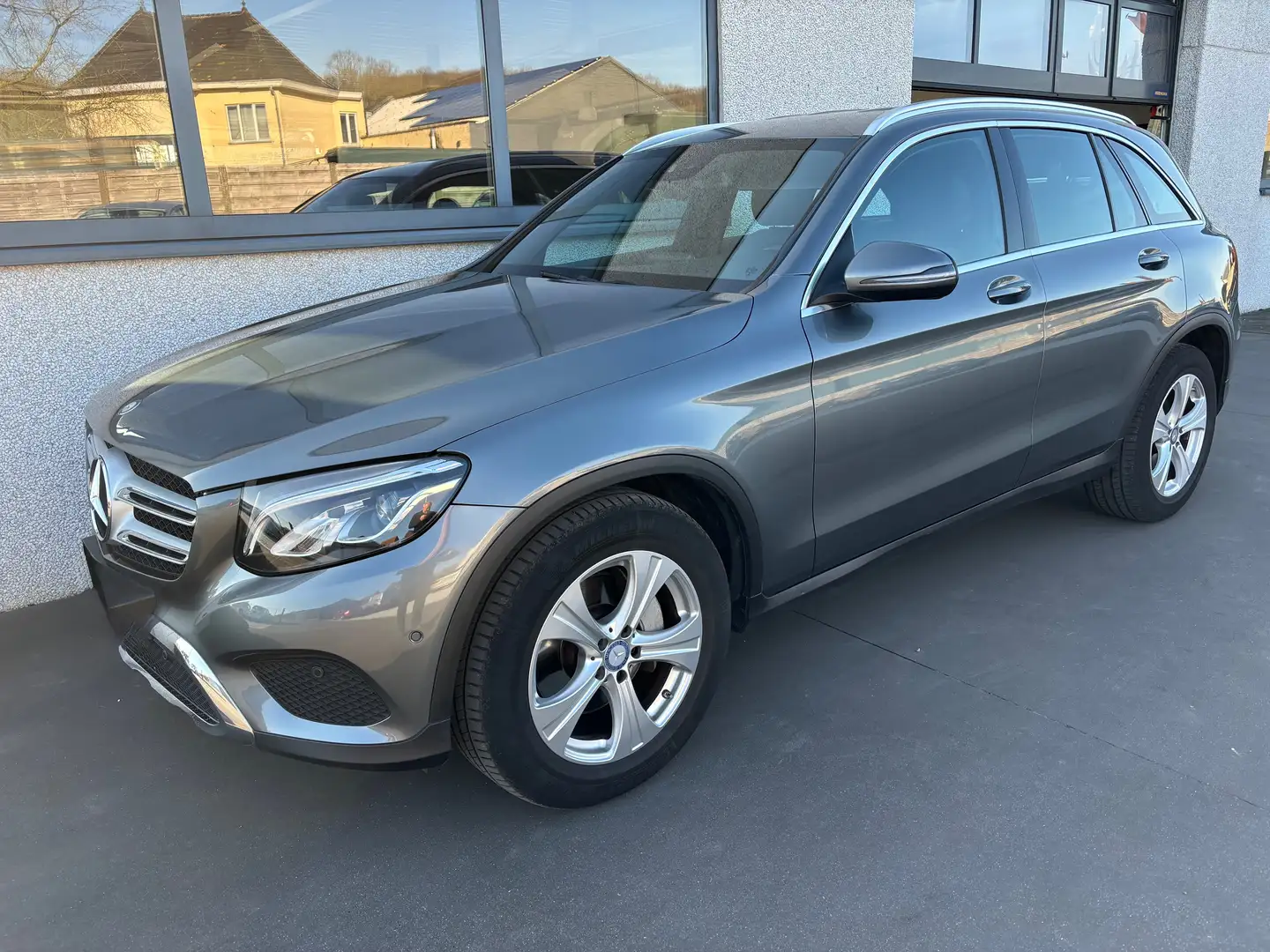 Mercedes-Benz GLC 220 d 4-Matic NAVI LEDER CLIM AMG Gris - 2