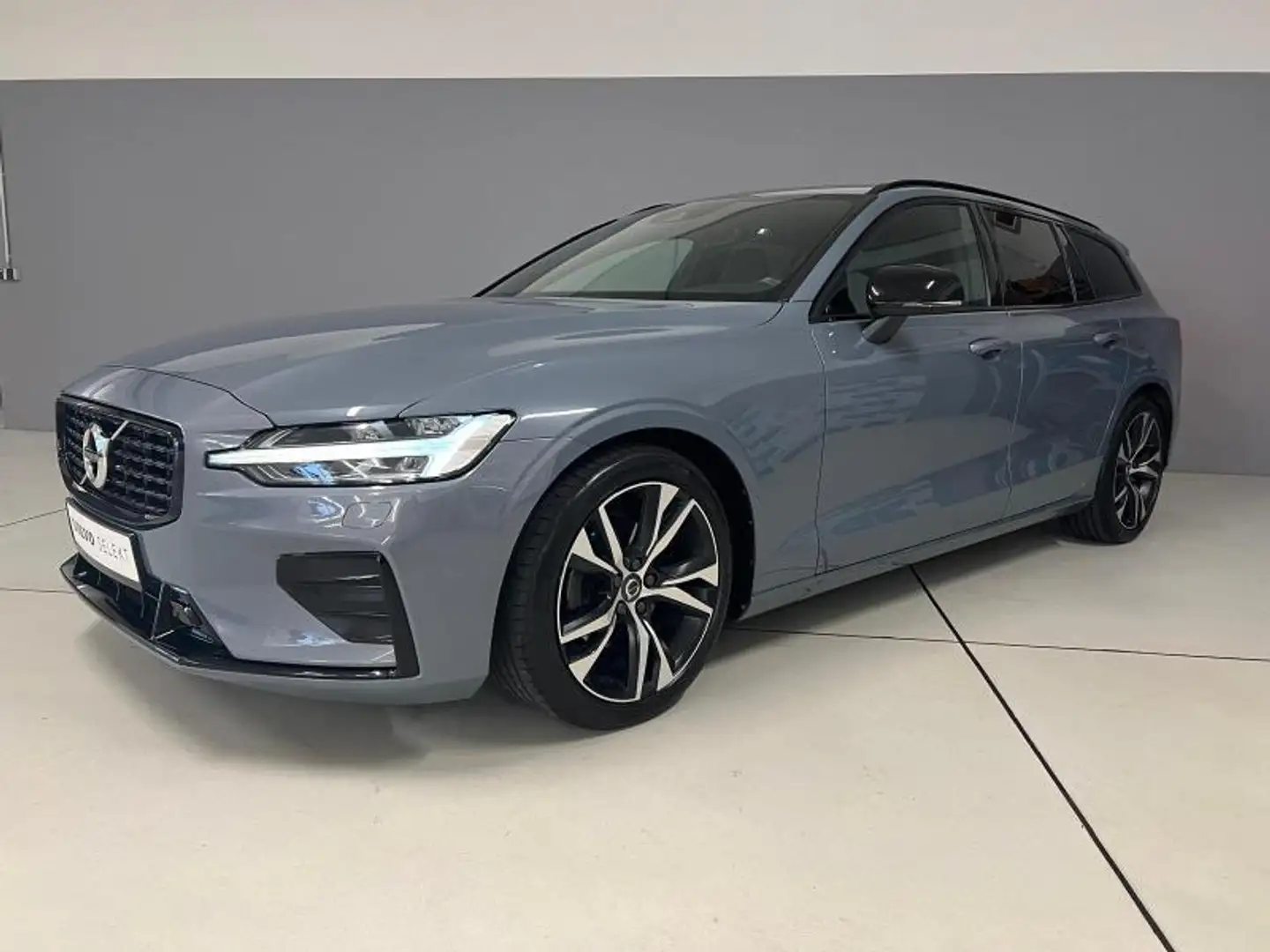 Volvo V60 Plus Dark Gris - 1