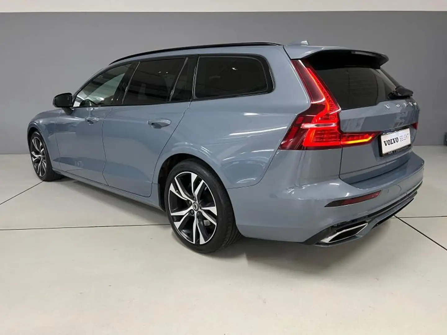 Volvo V60 Plus Dark Gris - 2