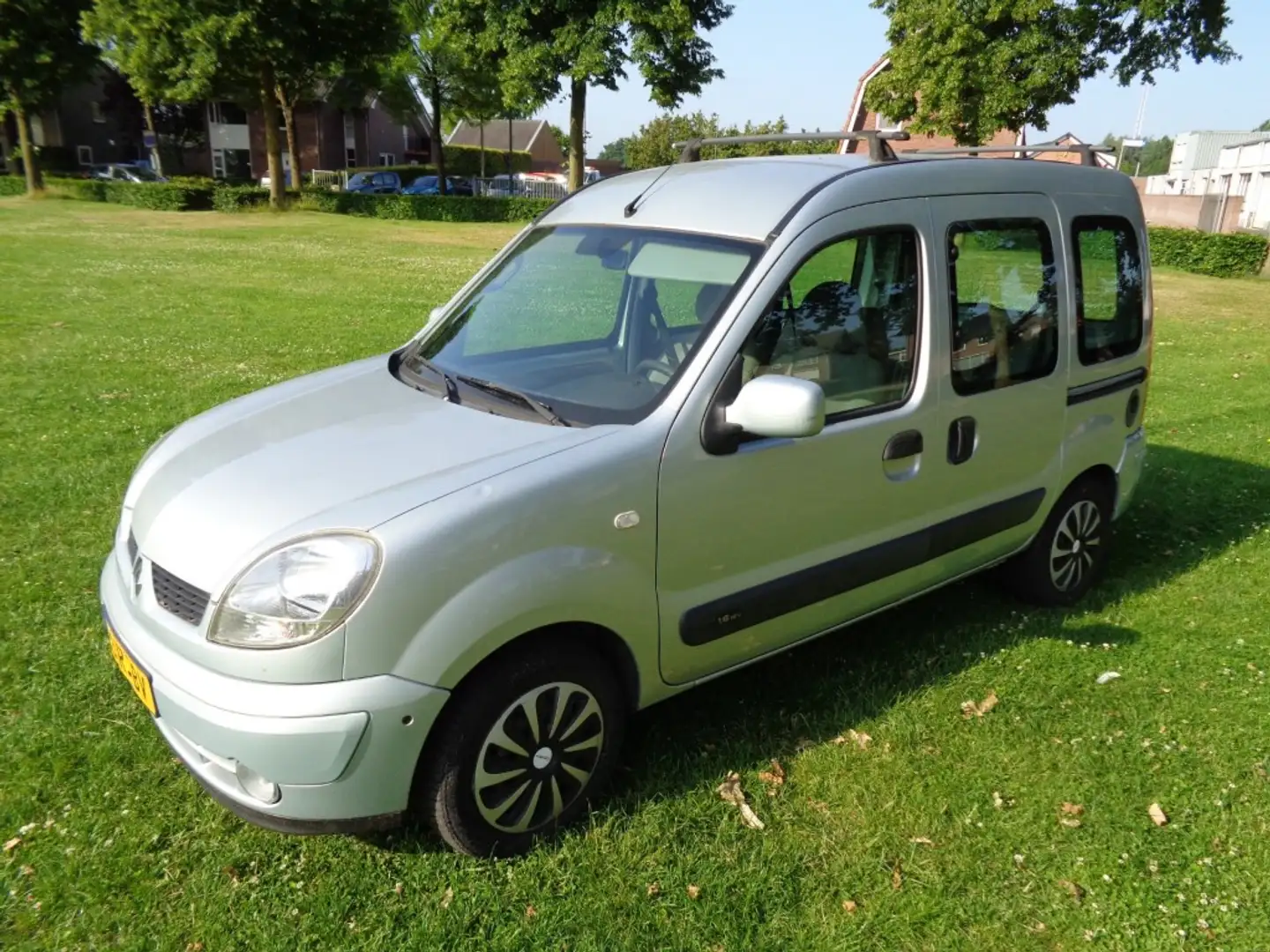 Renault Kangoo 11-6-2026  a p k Gris - 1