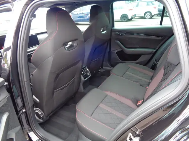 Skoda Octavia view 8