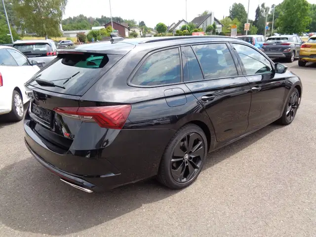 Skoda Octavia view 4