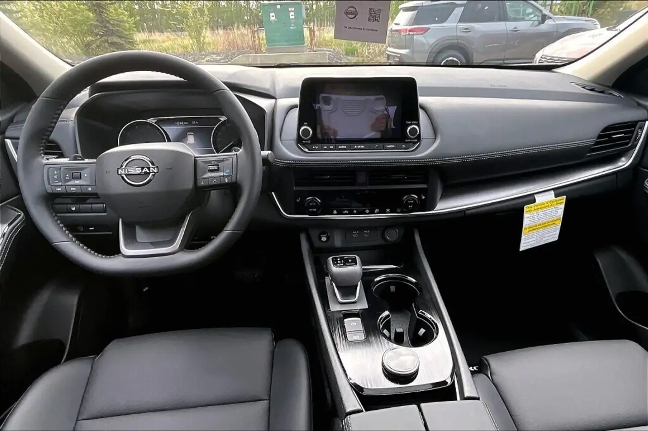 Nissan Rogue снимка Nissan Rogue