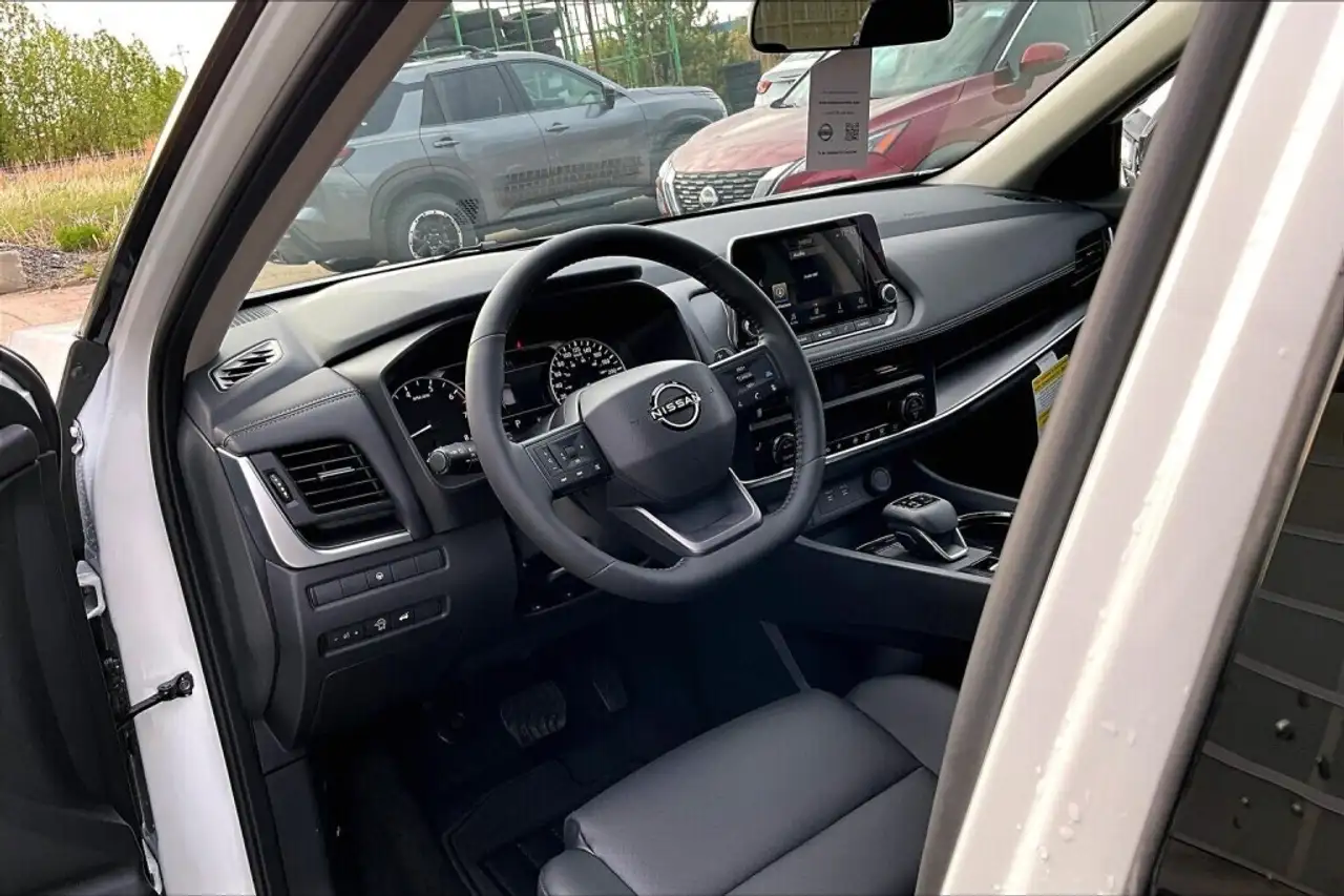 Nissan Rogue снимка Nissan Rogue