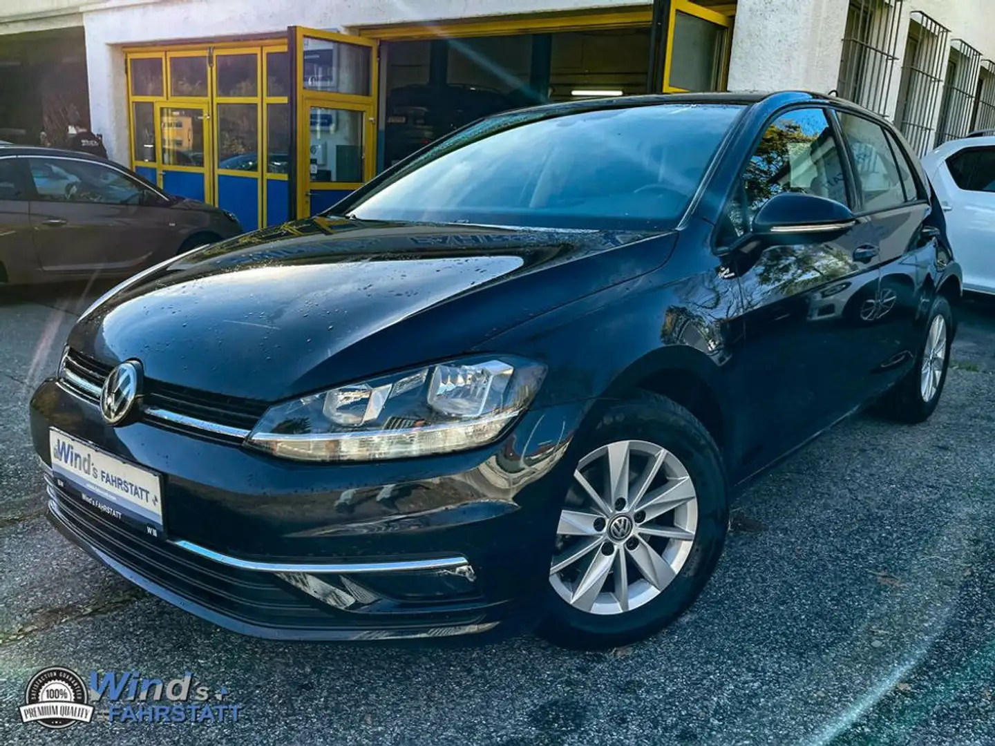 Volkswagen Golf Rabbit 40 TSI / ACC / App Connect Schwarz - 1