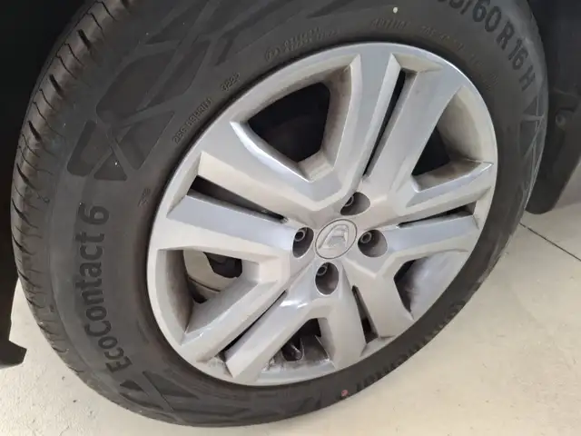 Dacia Sandero view 6