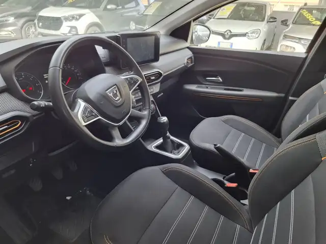 Dacia Sandero view 4
