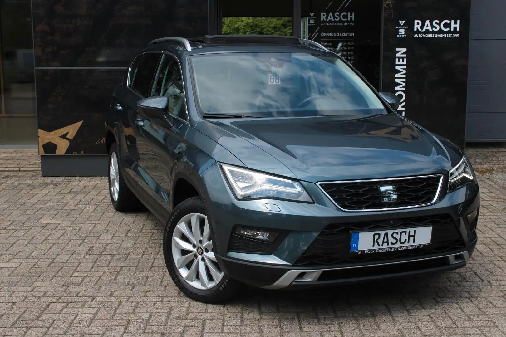 SEAT Ateca Style 1.5 TSI DSG +SHZ+360°+NAVI+BEATS+AHK Grau - 2