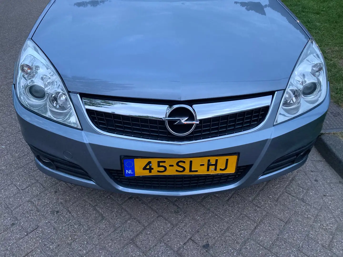Opel Vectra 1.8 16V STATIONWAGON Grijs - 2
